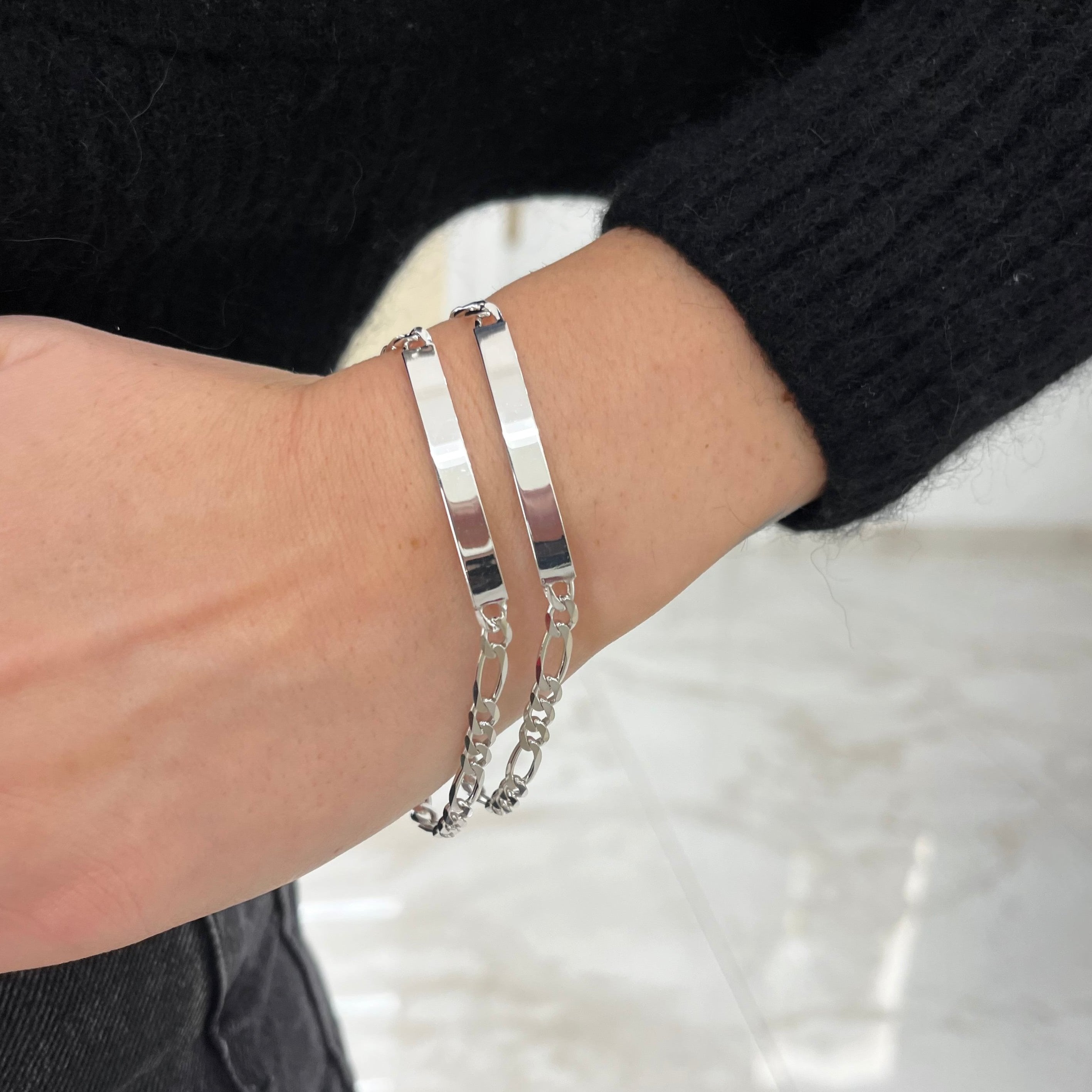 BRACCIALE CON TARGHETTA