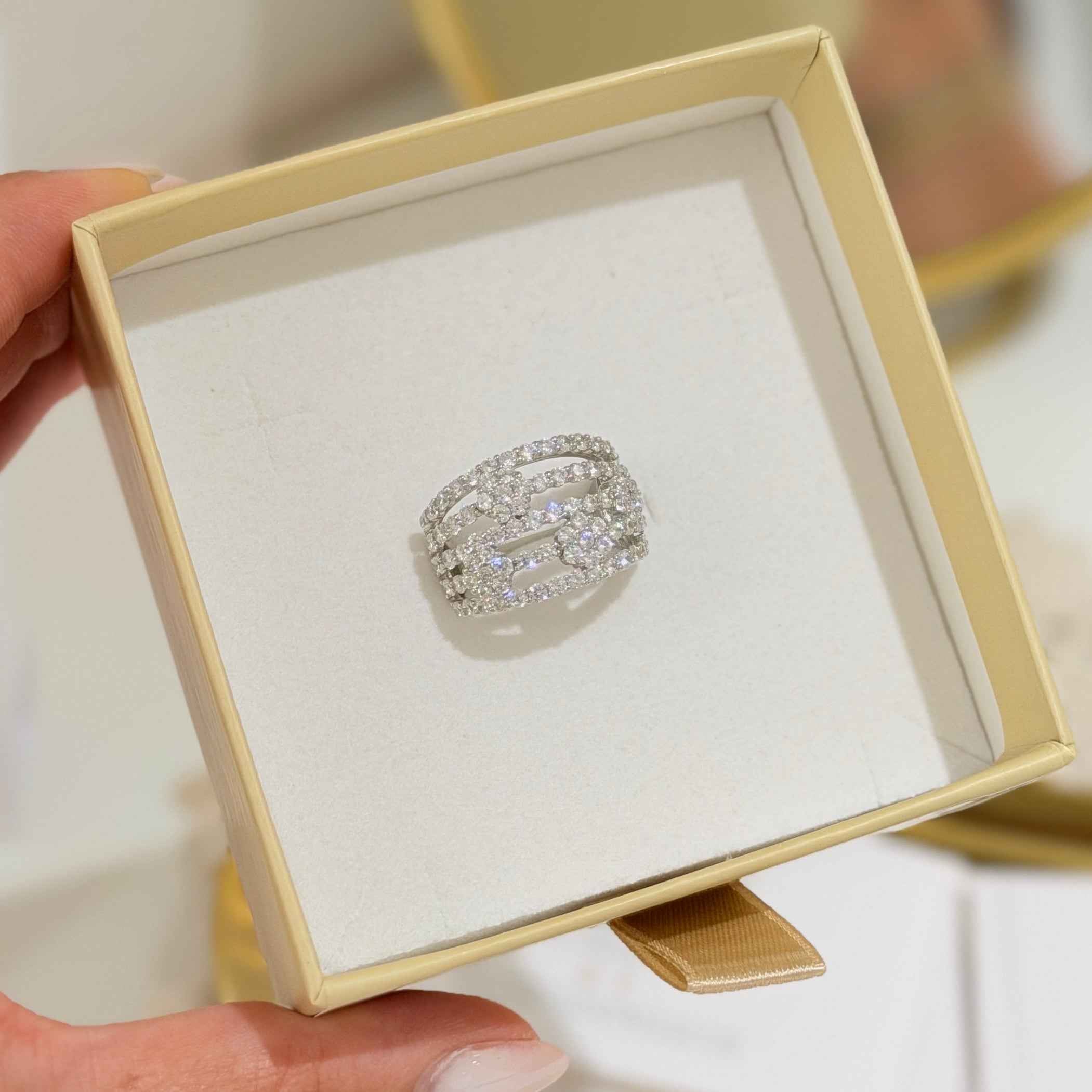 ANELLO INCANTO