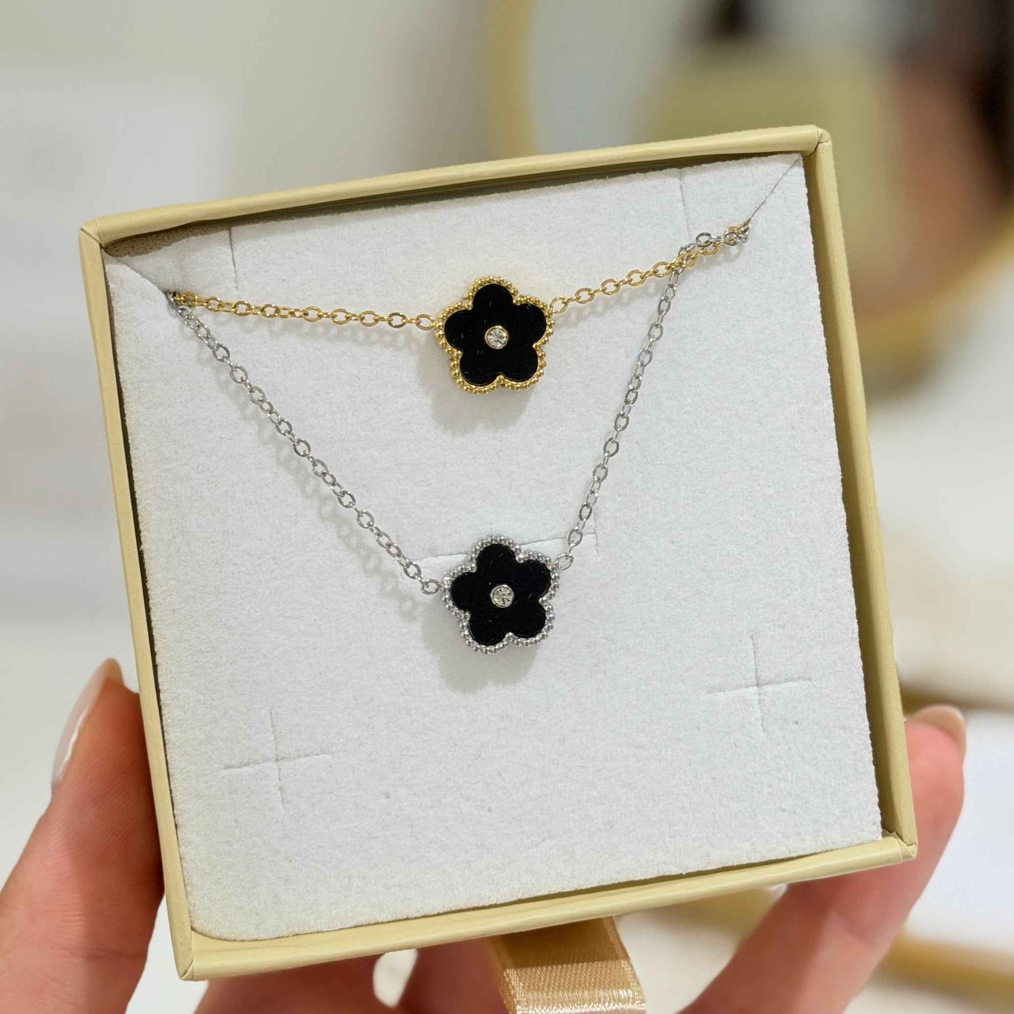COLLANA BLACK FLOWER